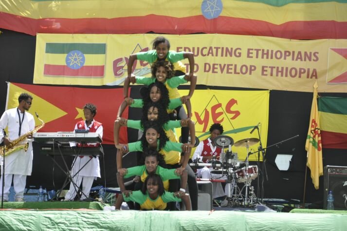 EYES CIrcus entertain crowd at Ziban Albe School 21 Apr 12